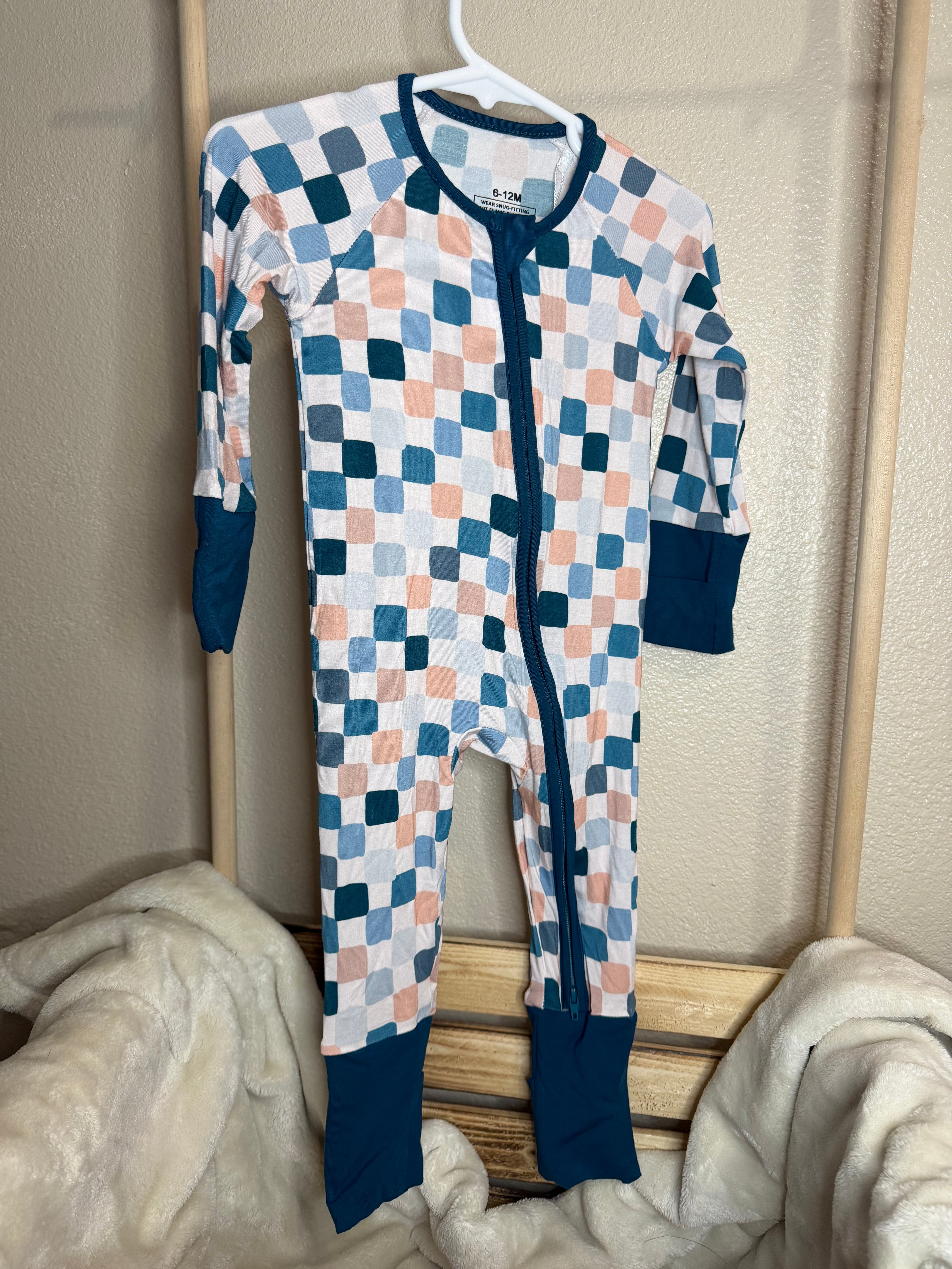 Checkered bamboo zippy